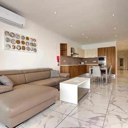 Apartment Malta's Beachfront In