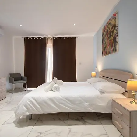 Apartment Malta's Beachfront In