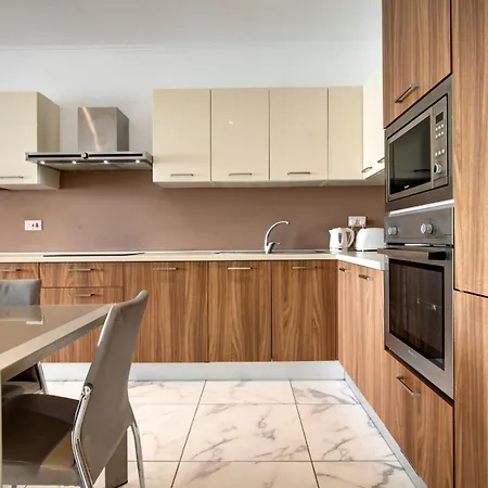 Malta's Beachfront In Appartement *