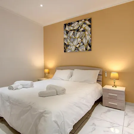 Malta's Beachfront In Apartment *