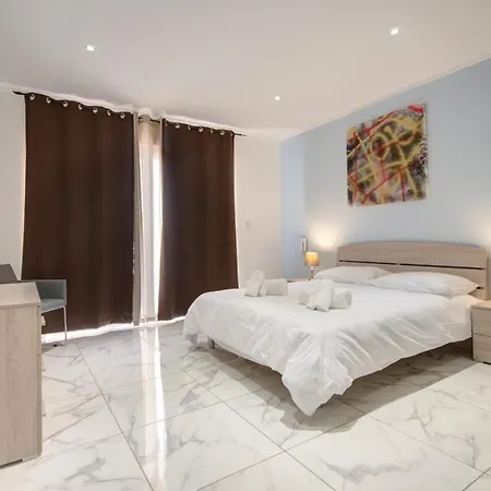 Malta's Beachfront In Apartment Mellieha