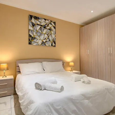 Apartment Malta's Beachfront In