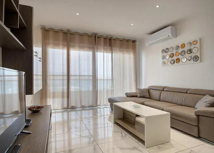 Malta's Beachfront In Διαμέρισμα Mellieħa