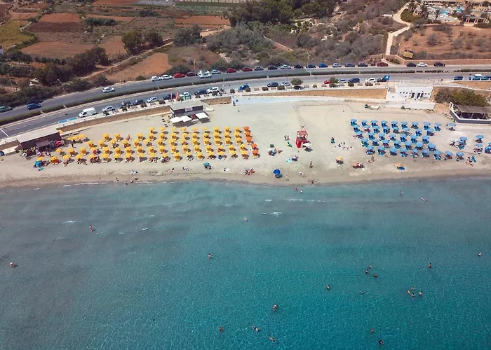 Malta's Beachfront In Διαμέρισμα *